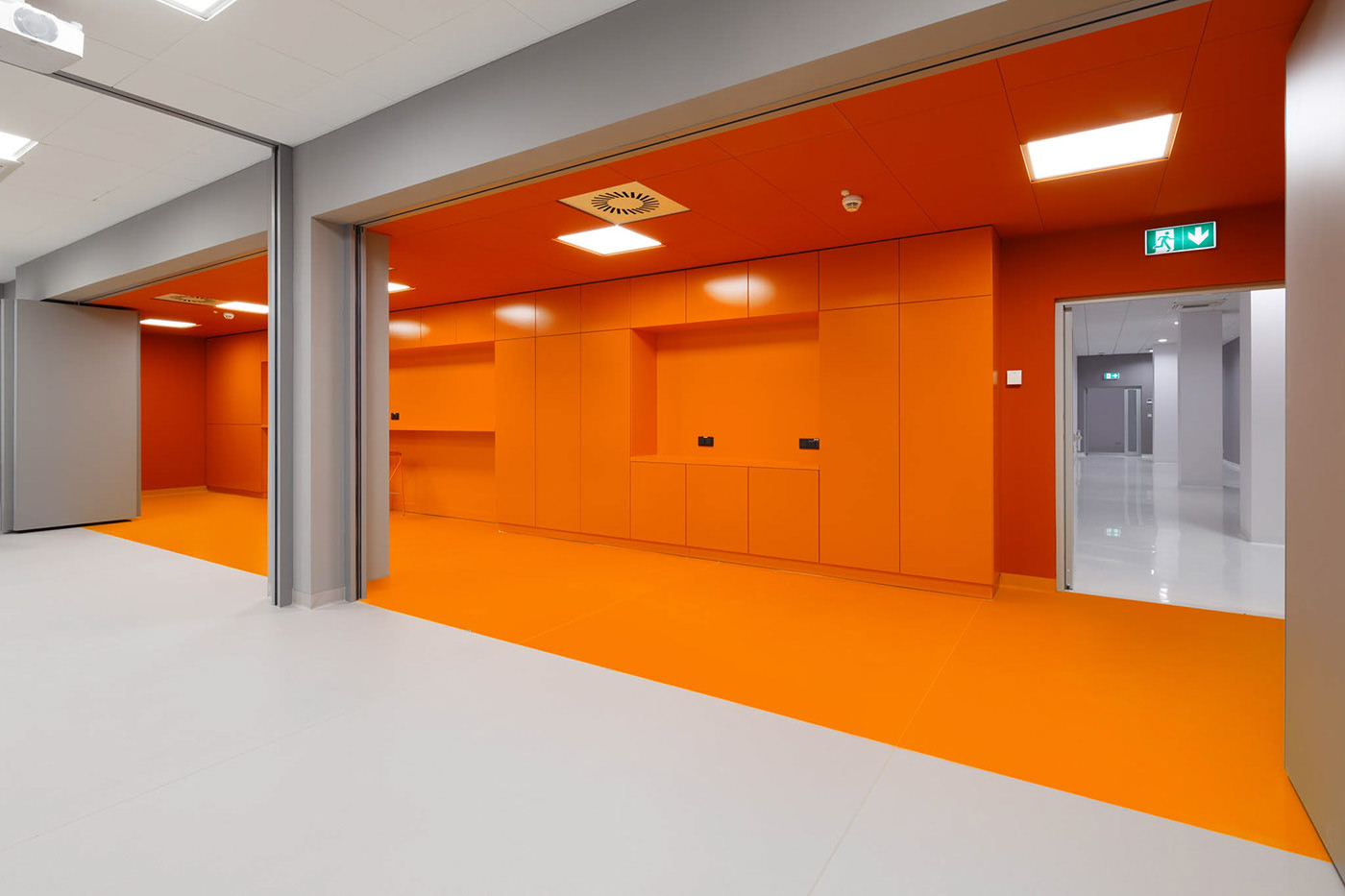 Providing ample shared office resources to startups and mid-level corporations